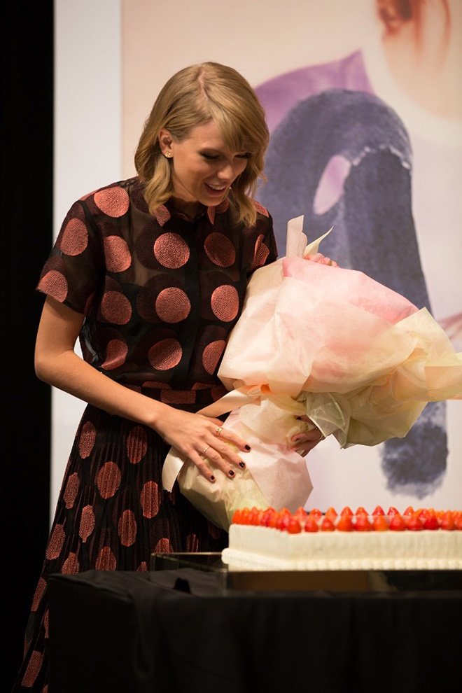 Taylor Swift at 1989 Tokyo Press Conference — photo 44