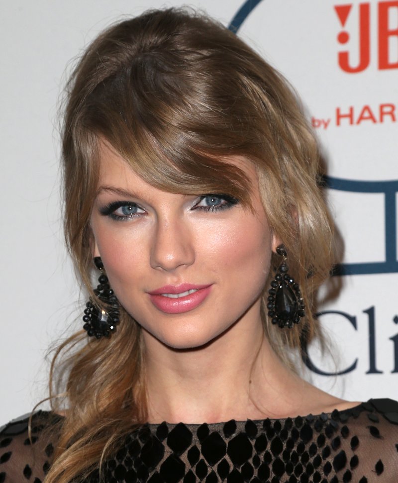 Taylor Swift at 56th Annual GRAMMY Awards - Pre-GRAMMY Gala And Salute To Industry Icons Honoring Lucian Grainge — photo 49