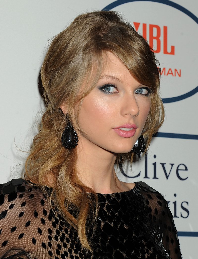 Taylor Swift at 56th Annual GRAMMY Awards - Pre-GRAMMY Gala And Salute To Industry Icons Honoring Lucian Grainge — photo 69