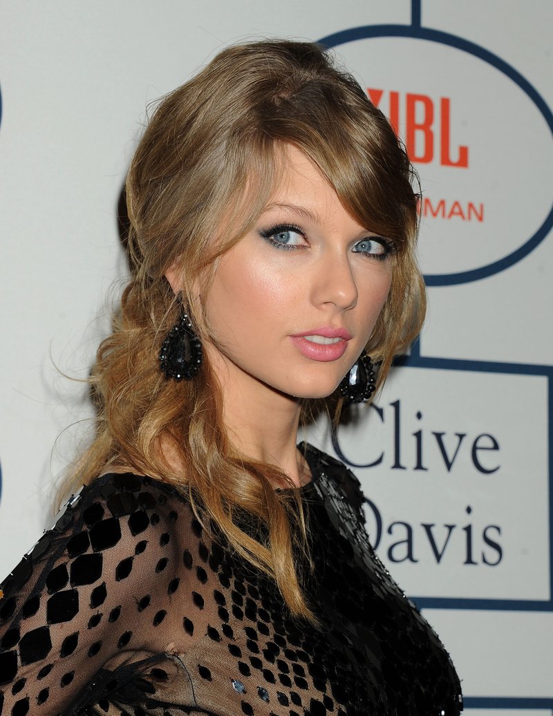 Taylor Swift at 56th Annual GRAMMY Awards - Pre-GRAMMY Gala And Salute To Industry Icons Honoring Lucian Grainge — photo 70
