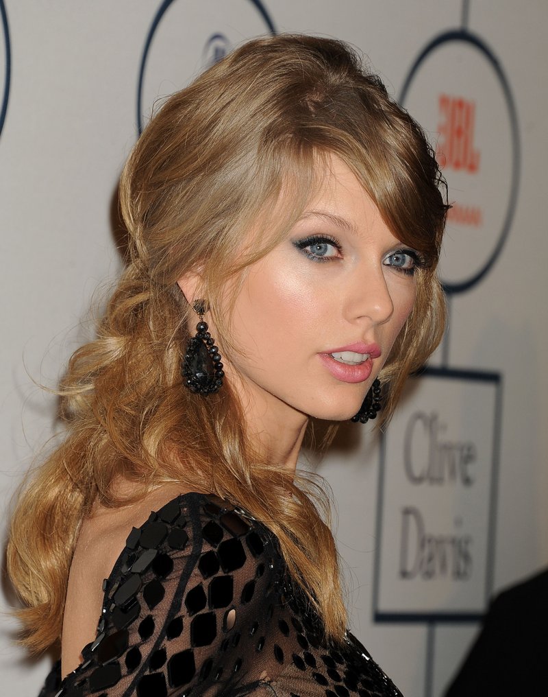 Taylor Swift at 56th Annual GRAMMY Awards - Pre-GRAMMY Gala And Salute To Industry Icons Honoring Lucian Grainge — photo 83