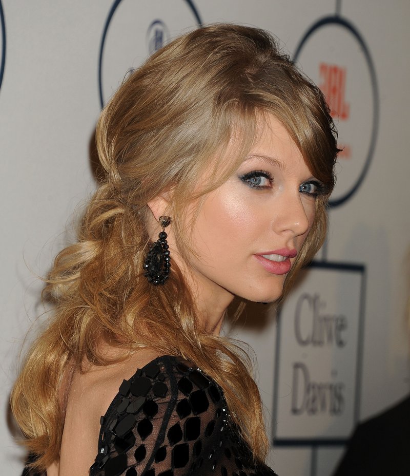Taylor Swift at 56th Annual GRAMMY Awards - Pre-GRAMMY Gala And Salute To Industry Icons Honoring Lucian Grainge — photo 84