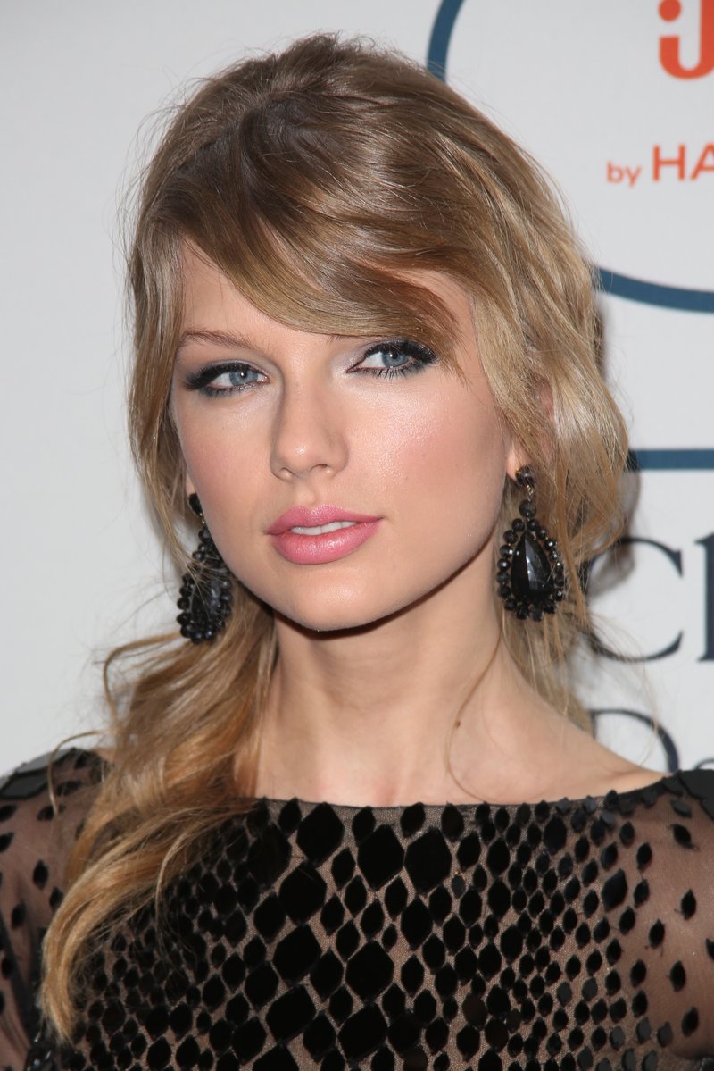 Taylor Swift at 56th Annual GRAMMY Awards - Pre-GRAMMY Gala And Salute To Industry Icons Honoring Lucian Grainge — photo 130