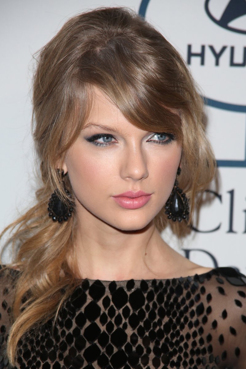 Taylor Swift at 56th Annual GRAMMY Awards - Pre-GRAMMY Gala And Salute To Industry Icons Honoring Lucian Grainge — photo 132