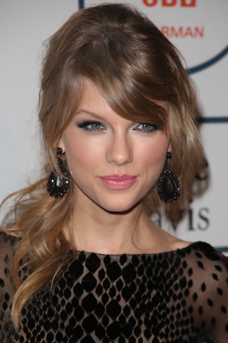 Taylor Swift at 56th Annual GRAMMY Awards - Pre-GRAMMY Gala And Salute To Industry Icons Honoring Lucian Grainge — photo 133