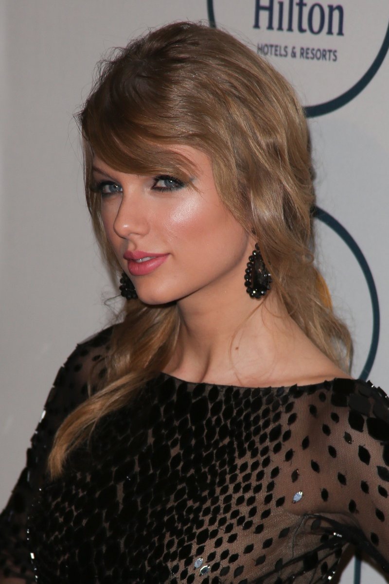 Taylor Swift at 56th Annual GRAMMY Awards - Pre-GRAMMY Gala And Salute To Industry Icons Honoring Lucian Grainge — photo 136