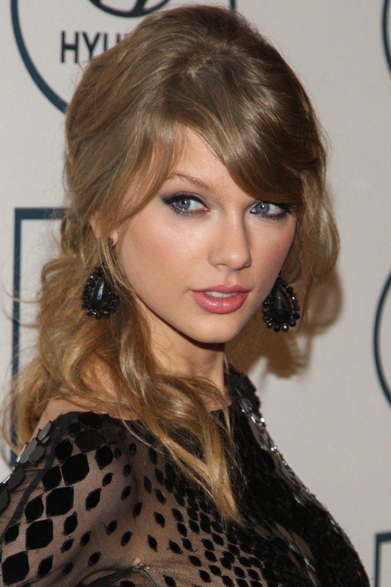 Taylor Swift at 56th Annual GRAMMY Awards - Pre-GRAMMY Gala And Salute To Industry Icons Honoring Lucian Grainge — photo 146