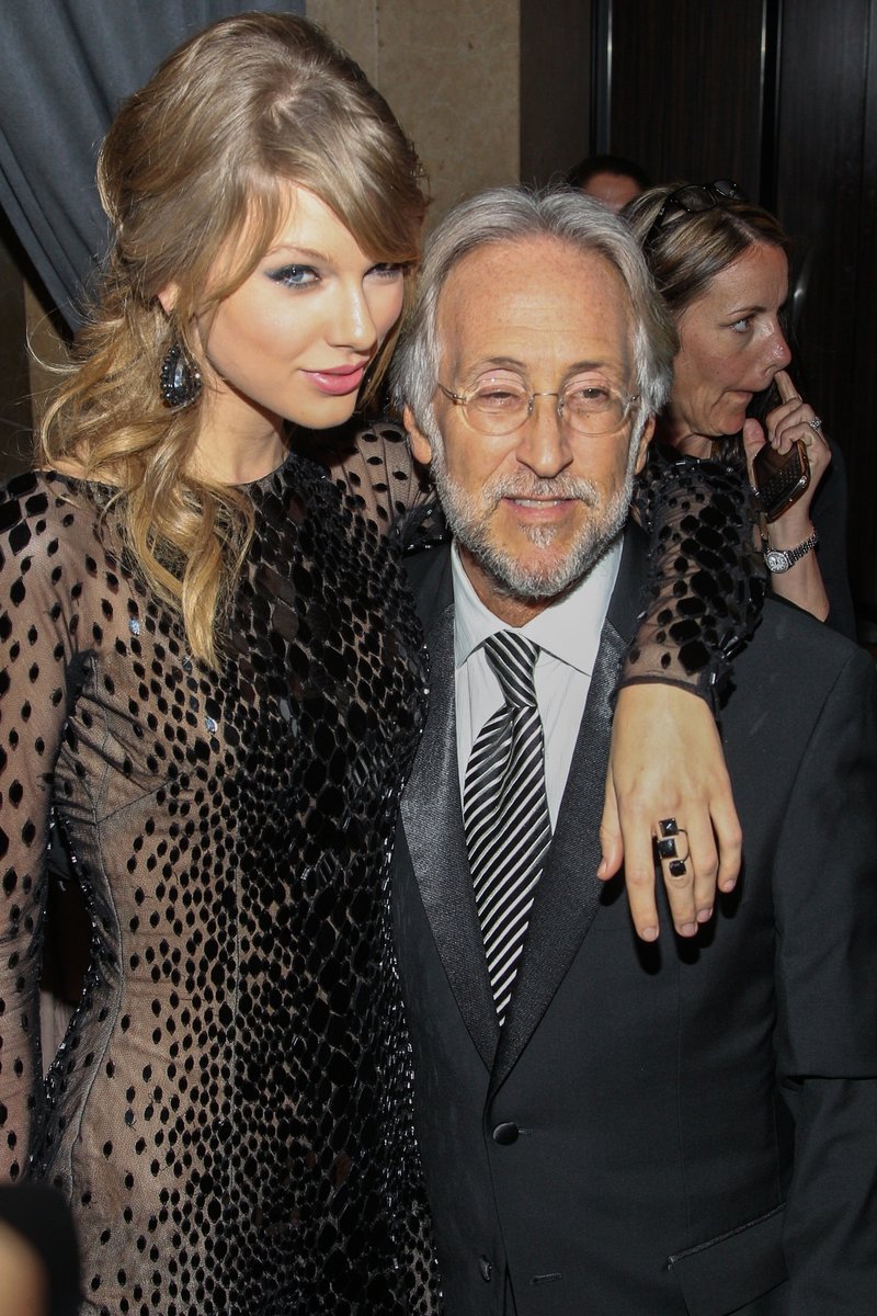 Taylor Swift at 56th Annual GRAMMY Awards - Pre-GRAMMY Gala And Salute To Industry Icons Honoring Lucian Grainge — photo 170