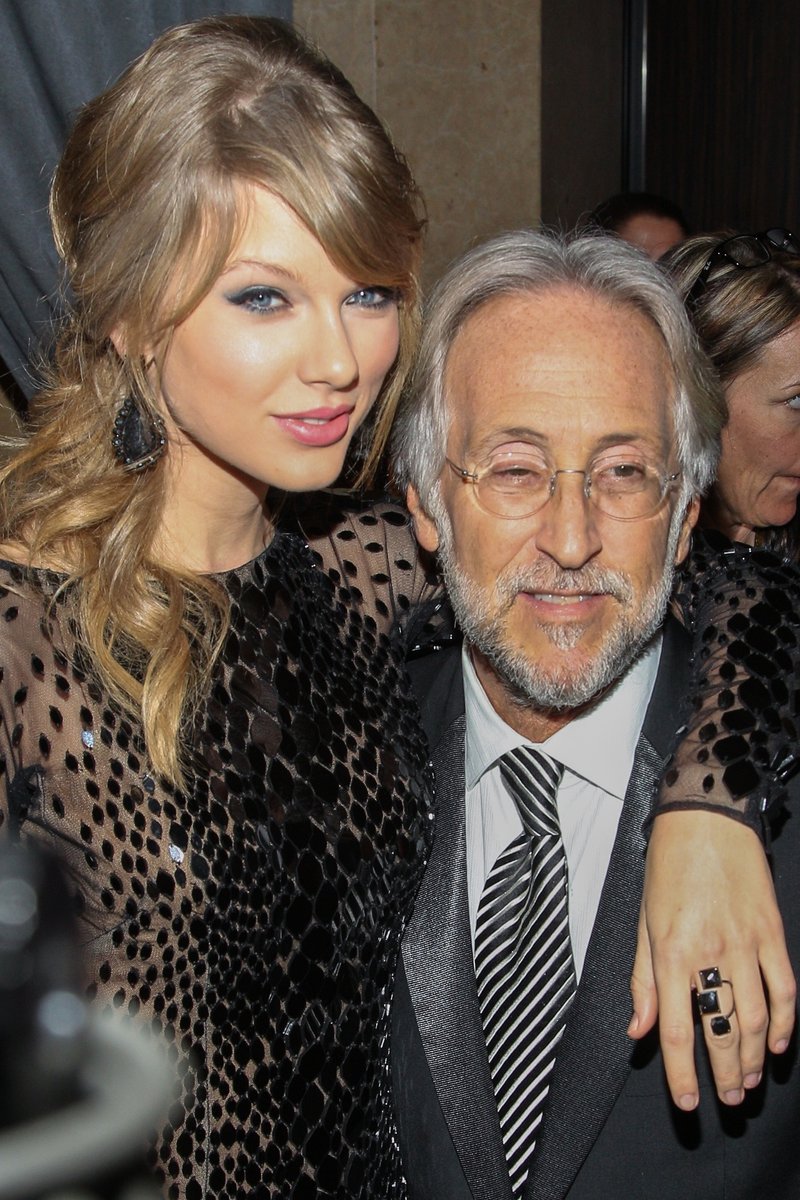 Taylor Swift at 56th Annual GRAMMY Awards - Pre-GRAMMY Gala And Salute To Industry Icons Honoring Lucian Grainge — photo 171