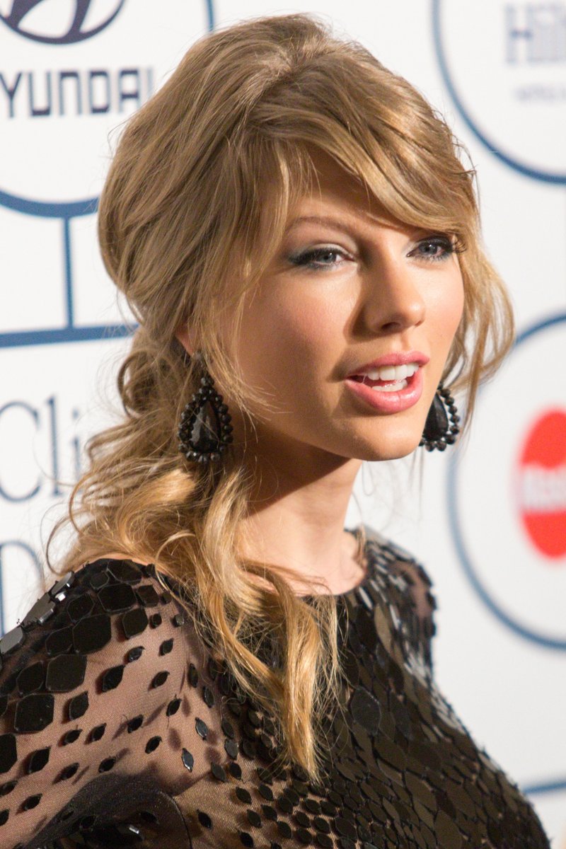 Taylor Swift at 56th Annual GRAMMY Awards - Pre-GRAMMY Gala And Salute To Industry Icons Honoring Lucian Grainge — photo 194