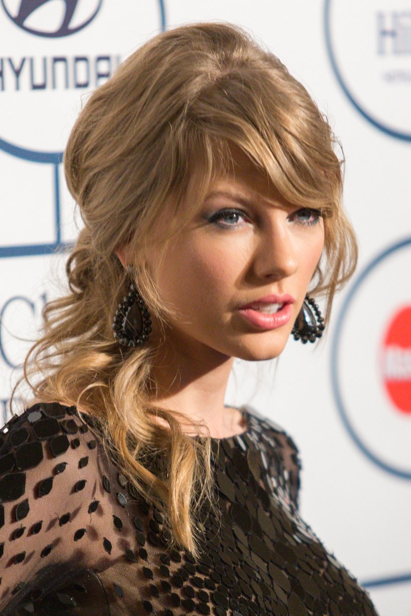 Taylor Swift at 56th Annual GRAMMY Awards - Pre-GRAMMY Gala And Salute To Industry Icons Honoring Lucian Grainge — photo 195