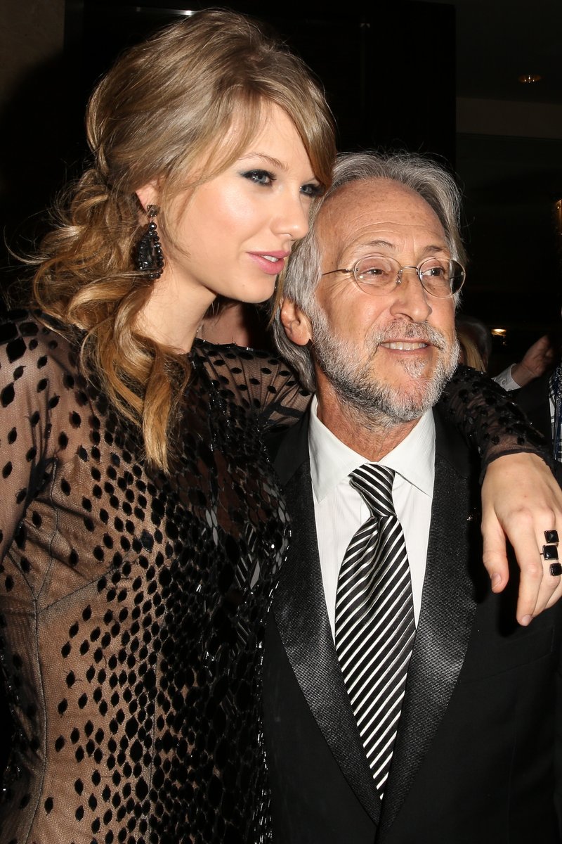 Taylor Swift at 56th Annual GRAMMY Awards - Pre-GRAMMY Gala And Salute To Industry Icons Honoring Lucian Grainge — photo 211
