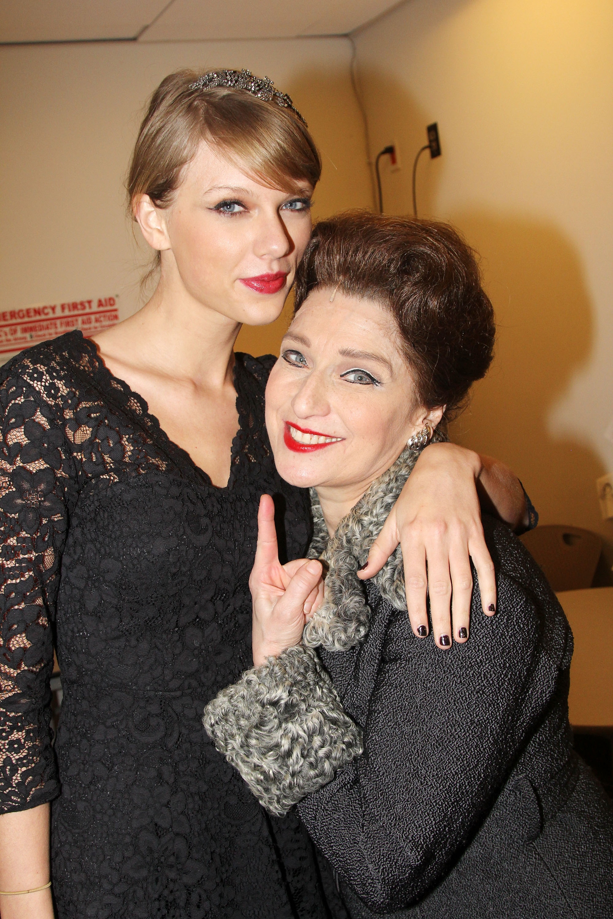 Taylor Swift at "Beautiful: The Carole King Musical" - Backstage — photo 11