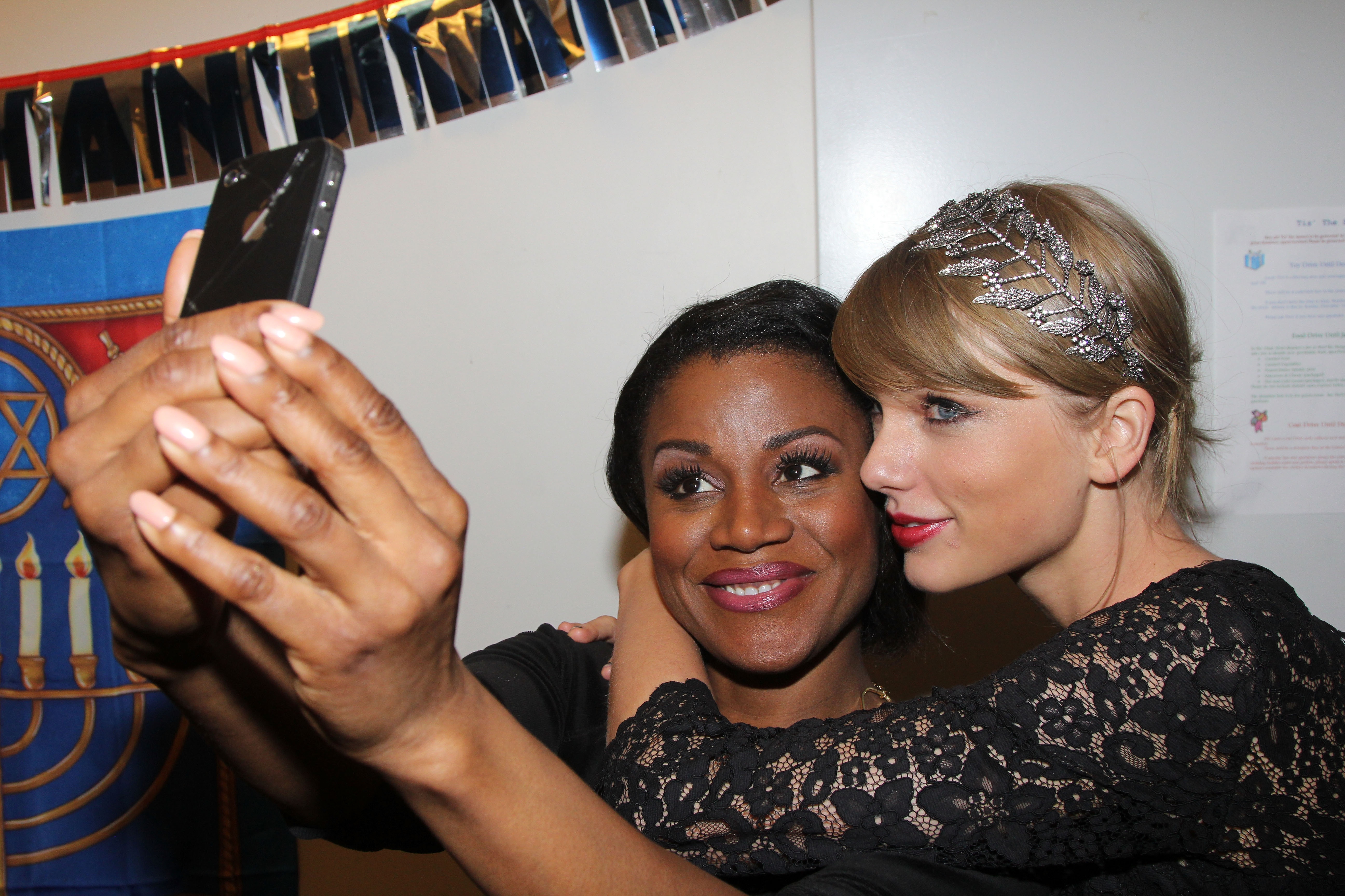 Taylor Swift at "Beautiful: The Carole King Musical" - Backstage — photo 12