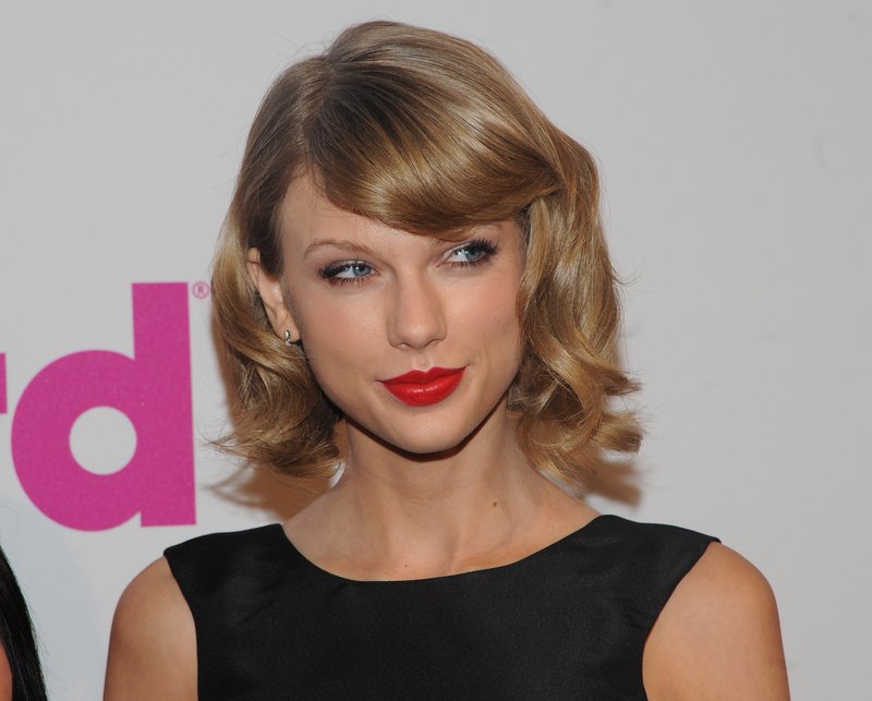 Taylor Swift at 2014 Billboard Women in Music Luncheon — photo 19