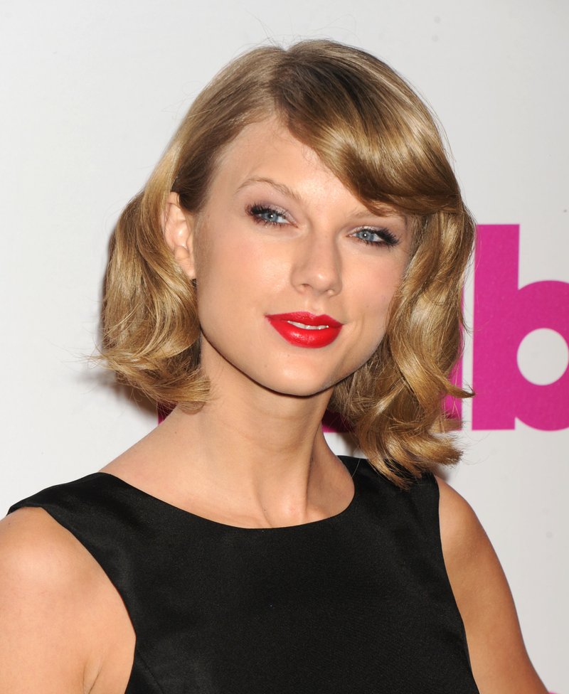Taylor Swift at 2014 Billboard Women in Music Luncheon — photo 27