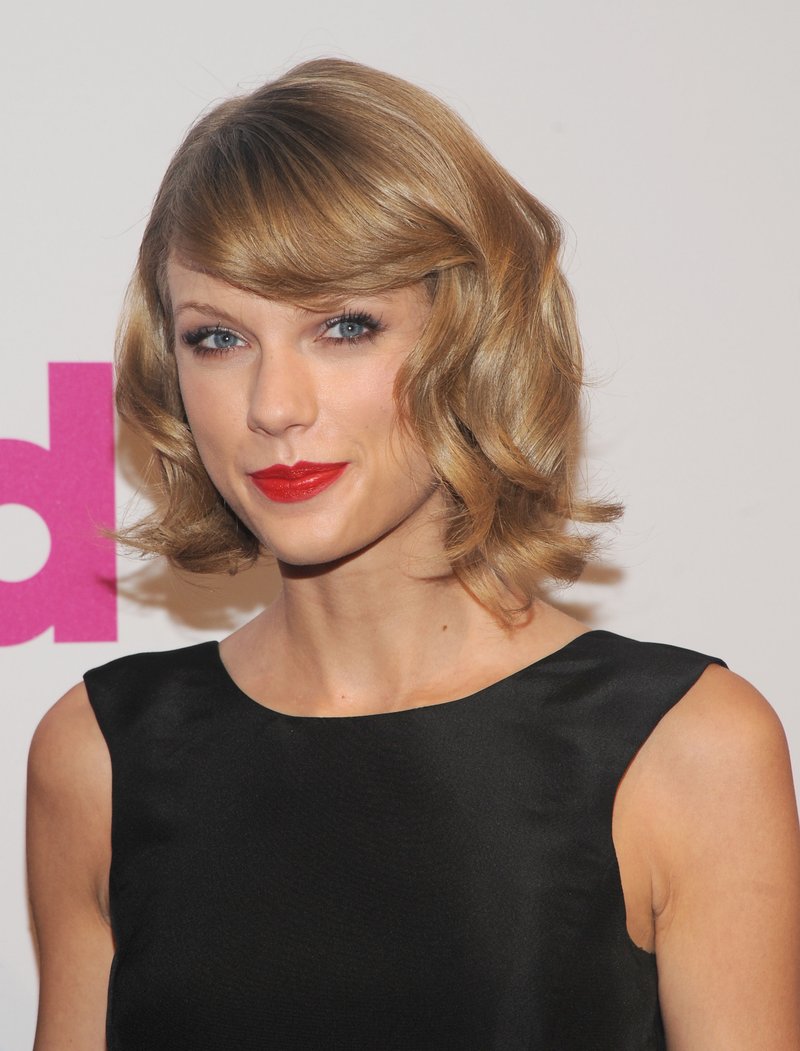 Taylor Swift at 2014 Billboard Women in Music Luncheon — photo 40