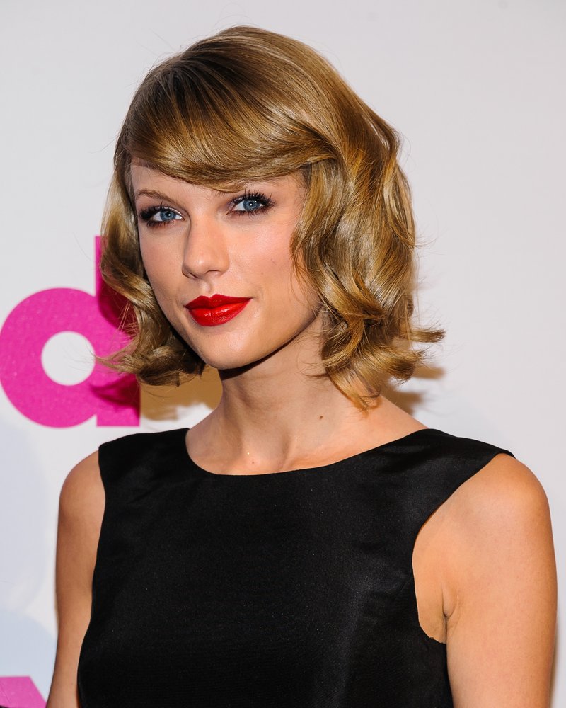 Taylor Swift at 2014 Billboard Women in Music Luncheon — photo 70