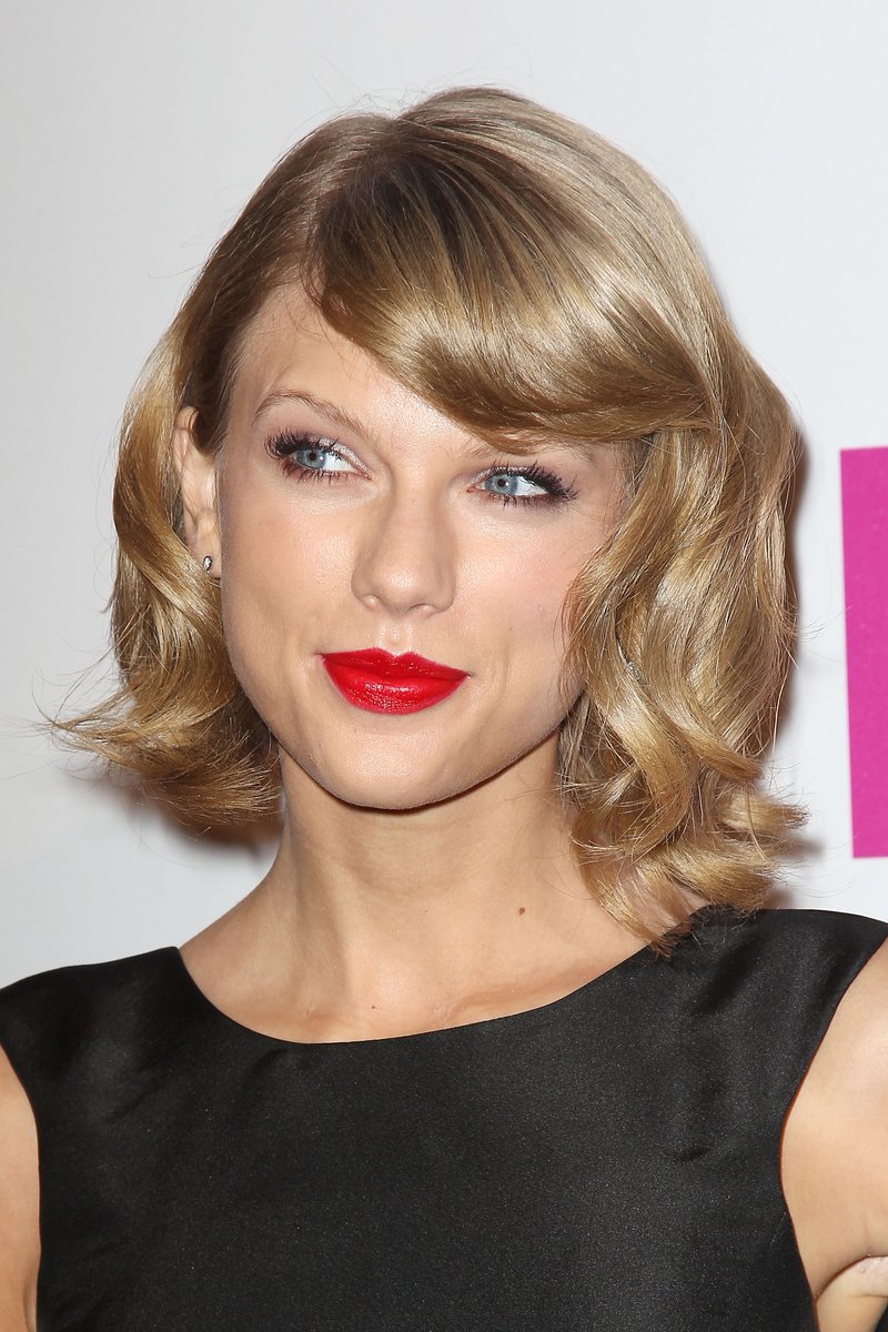 Taylor Swift at 2014 Billboard Women in Music Luncheon — photo 89