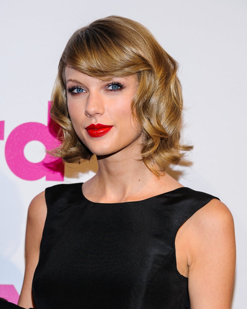 Taylor Swift at 2014 Billboard Women in Music Luncheon — photo 105