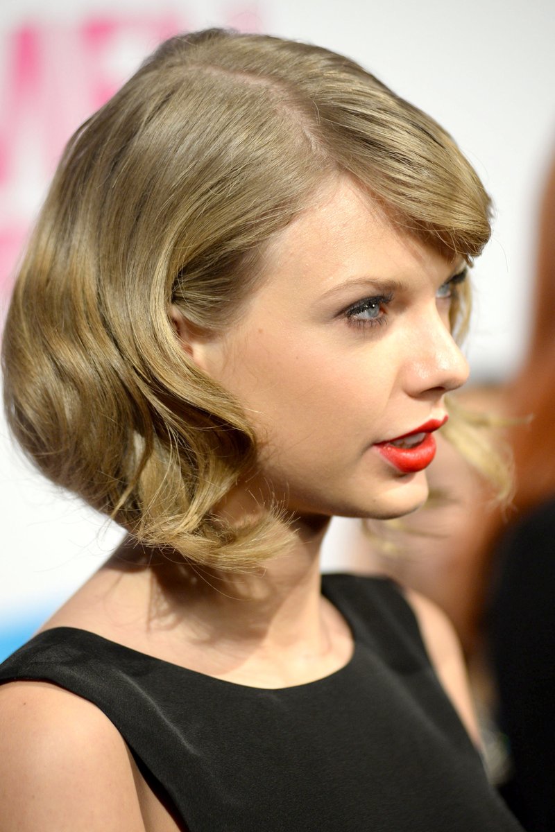 Taylor Swift at 2014 Billboard Women in Music Luncheon — photo 139