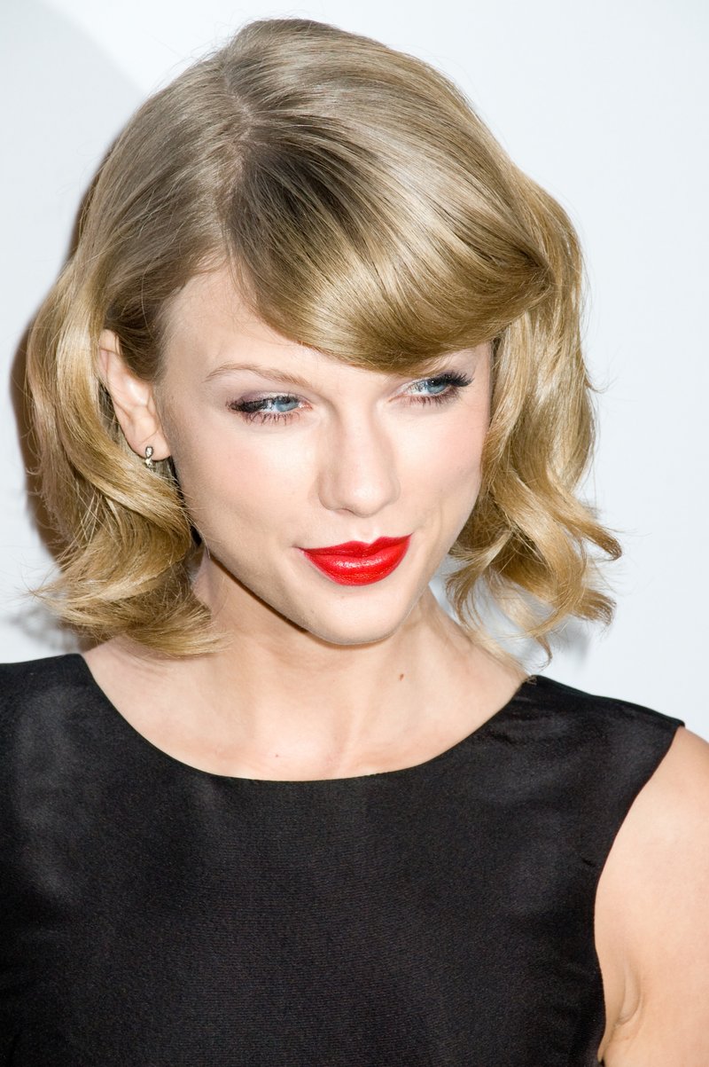 Taylor Swift at 2014 Billboard Women in Music Luncheon — photo 170