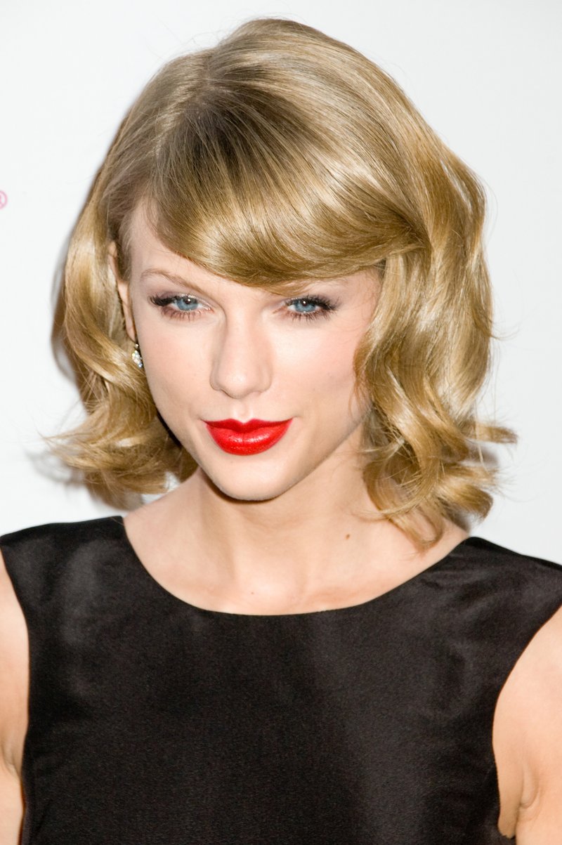 Taylor Swift at 2014 Billboard Women in Music Luncheon — photo 172