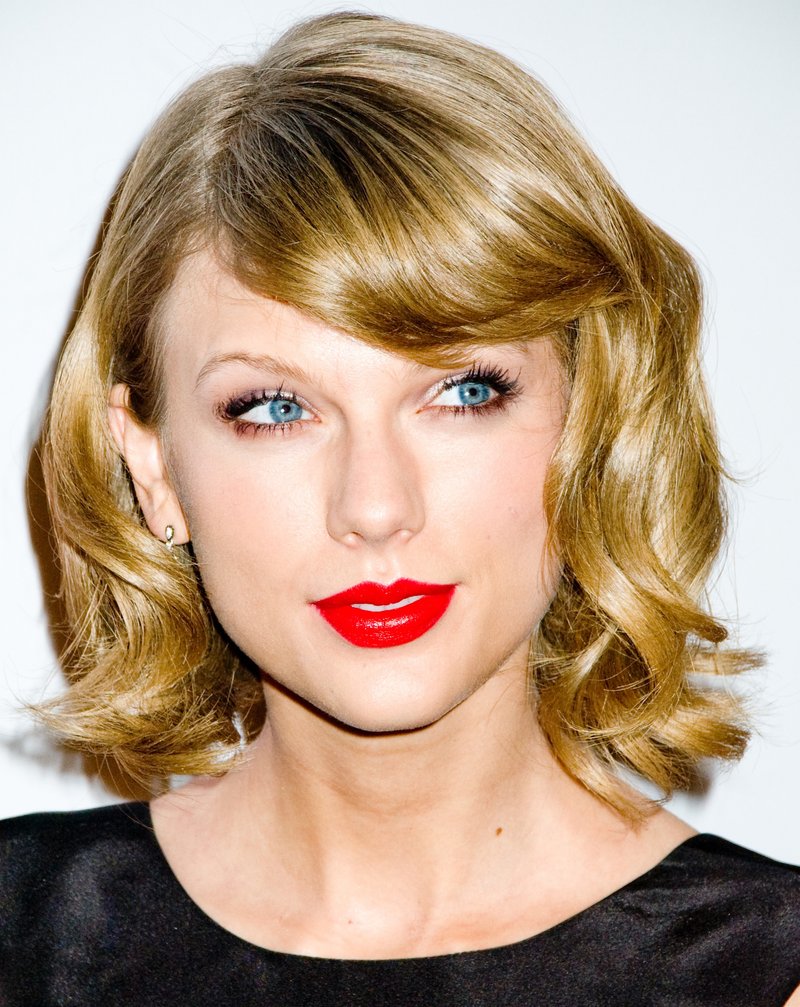 Taylor Swift at 2014 Billboard Women in Music Luncheon — photo 173