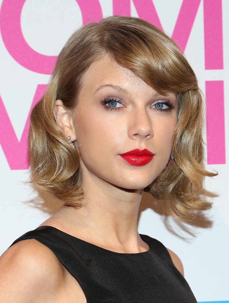 Taylor Swift at 2014 Billboard Women in Music Luncheon — photo 175