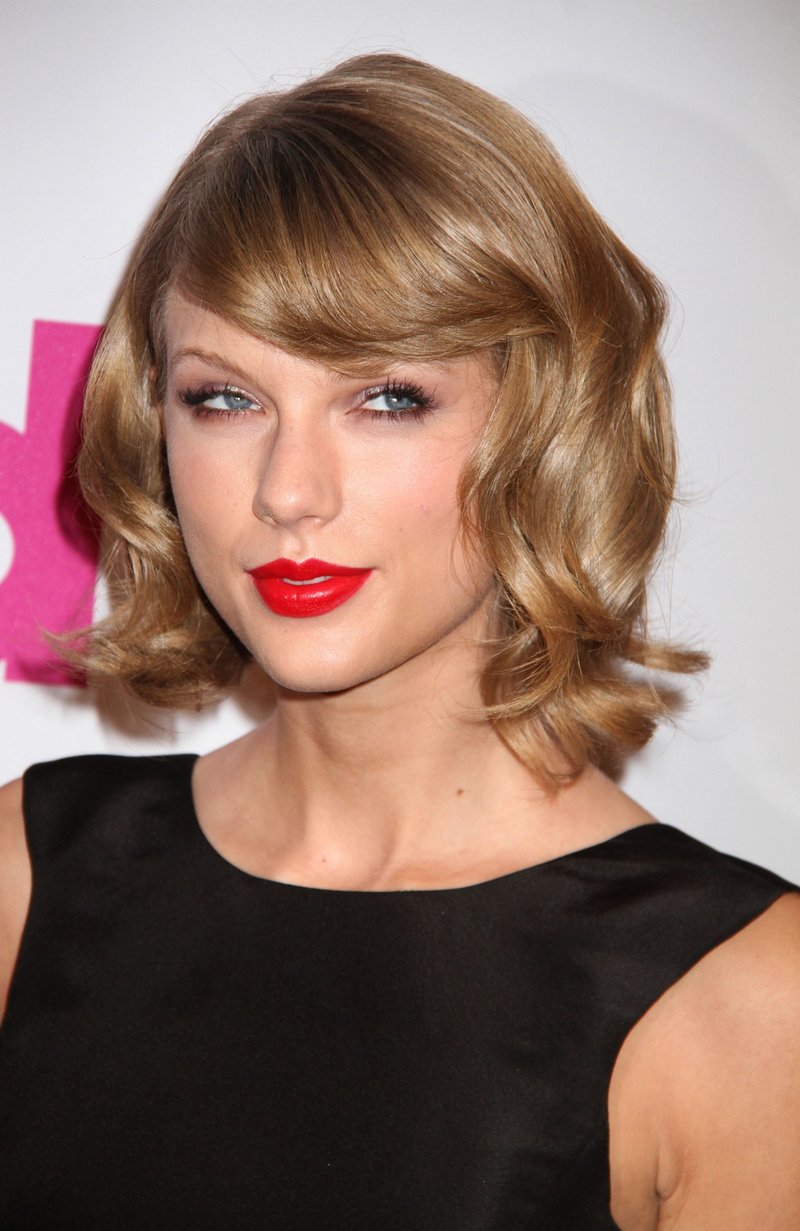 Taylor Swift at 2014 Billboard Women in Music Luncheon — photo 184