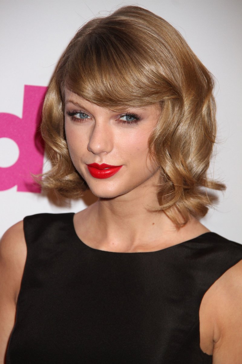 Taylor Swift at 2014 Billboard Women in Music Luncheon — photo 185