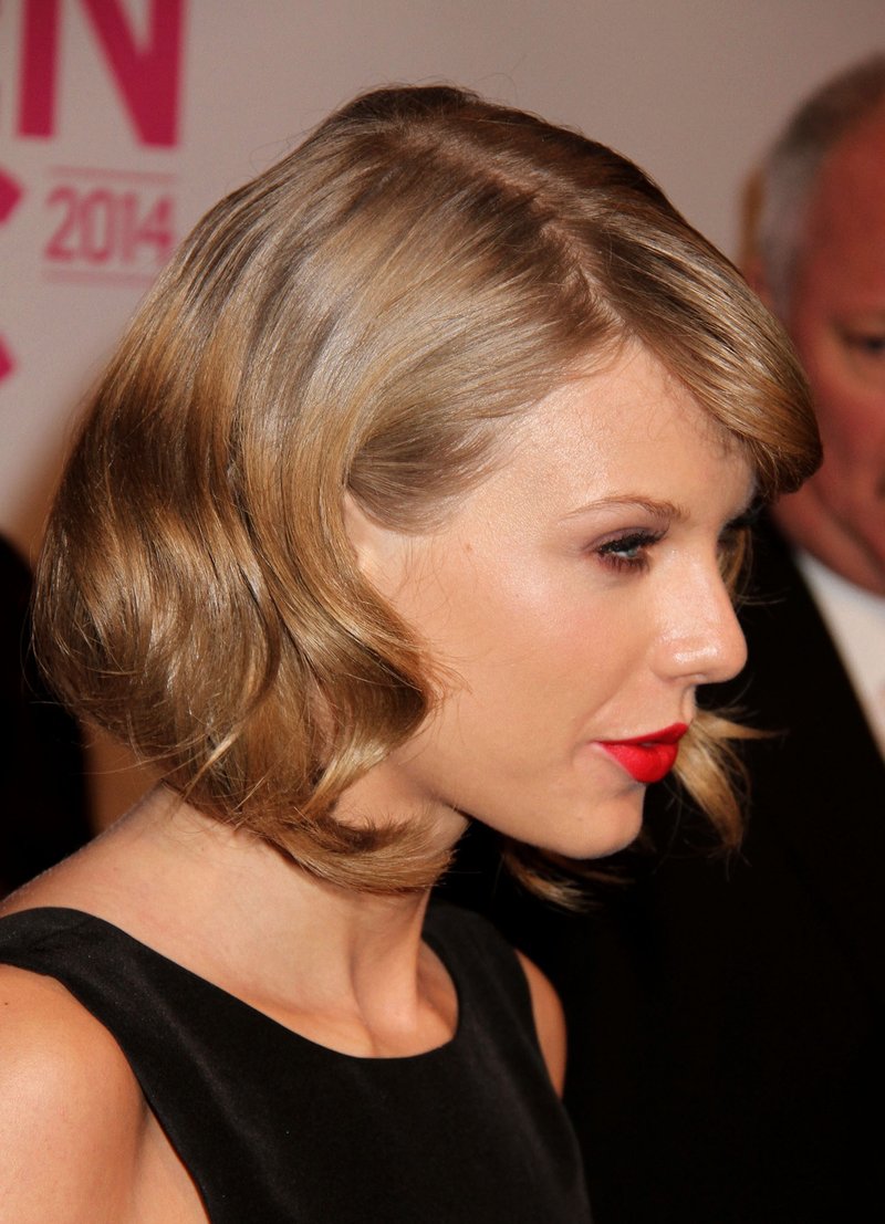 Taylor Swift at 2014 Billboard Women in Music Luncheon — photo 187