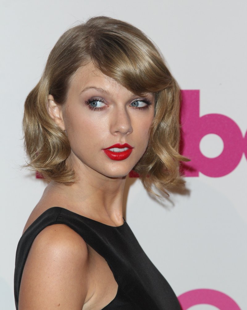 Taylor Swift at 2014 Billboard Women in Music Luncheon — photo 233