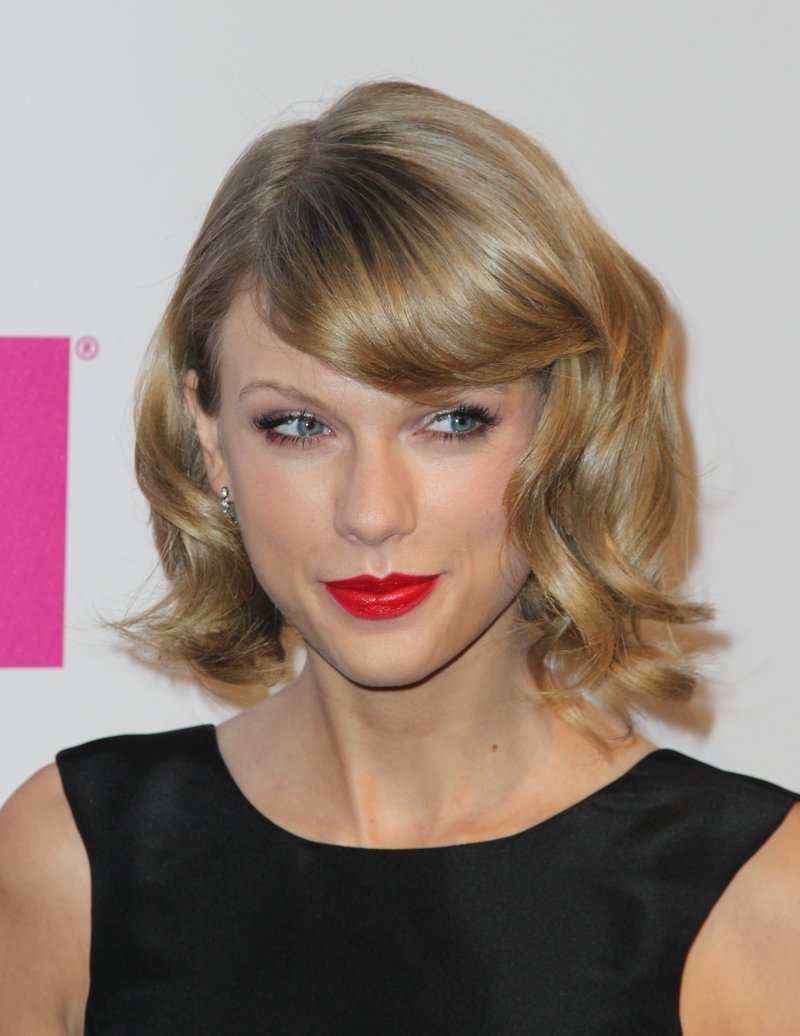 Taylor Swift at 2014 Billboard Women in Music Luncheon — photo 237