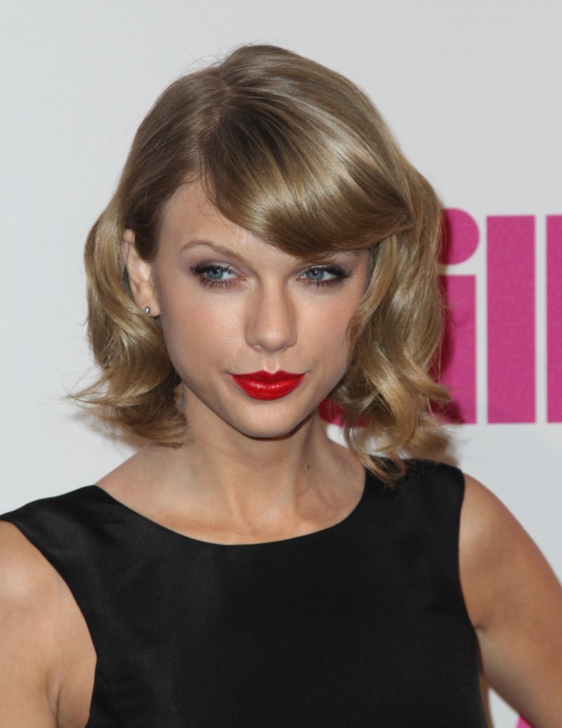 Taylor Swift at 2014 Billboard Women in Music Luncheon — photo 239