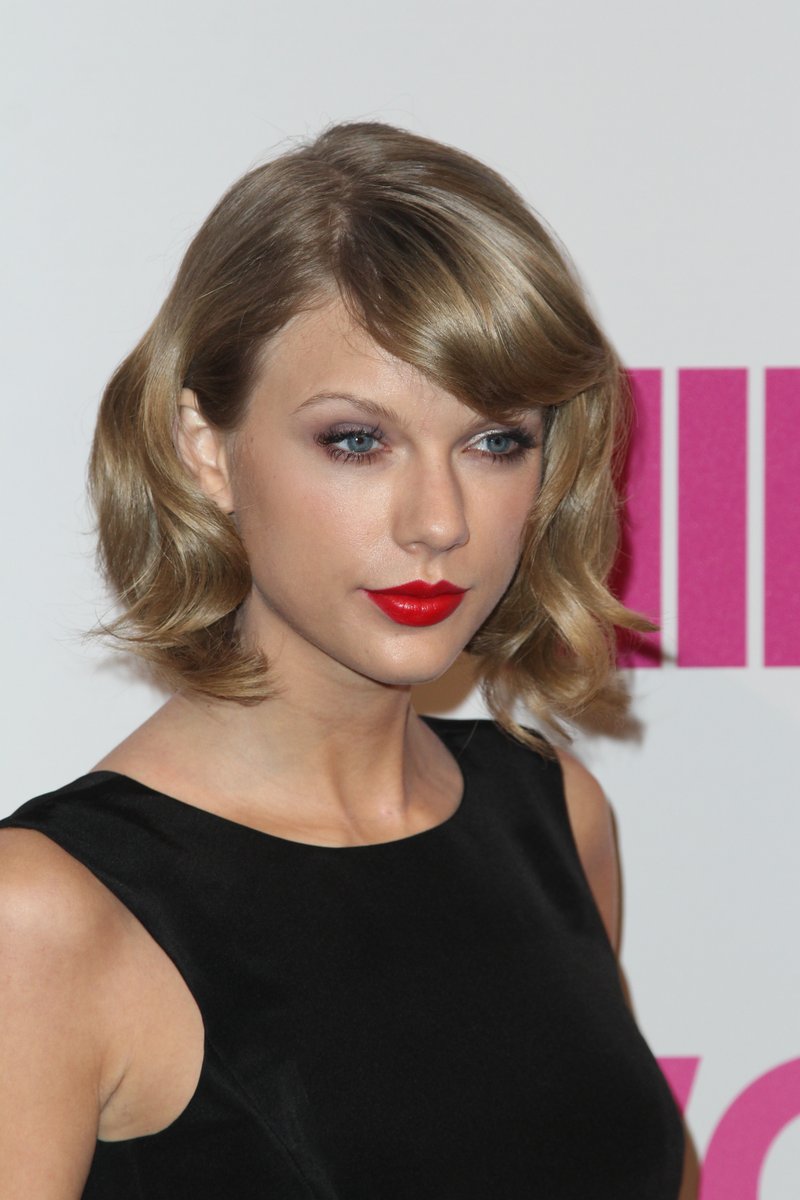 Taylor Swift at 2014 Billboard Women in Music Luncheon — photo 240