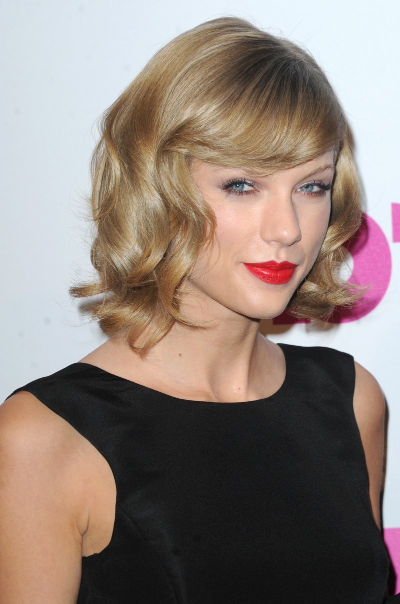 Taylor Swift at 2014 Billboard Women in Music Luncheon — photo 243