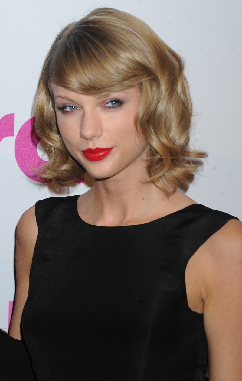 Taylor Swift at 2014 Billboard Women in Music Luncheon — photo 246