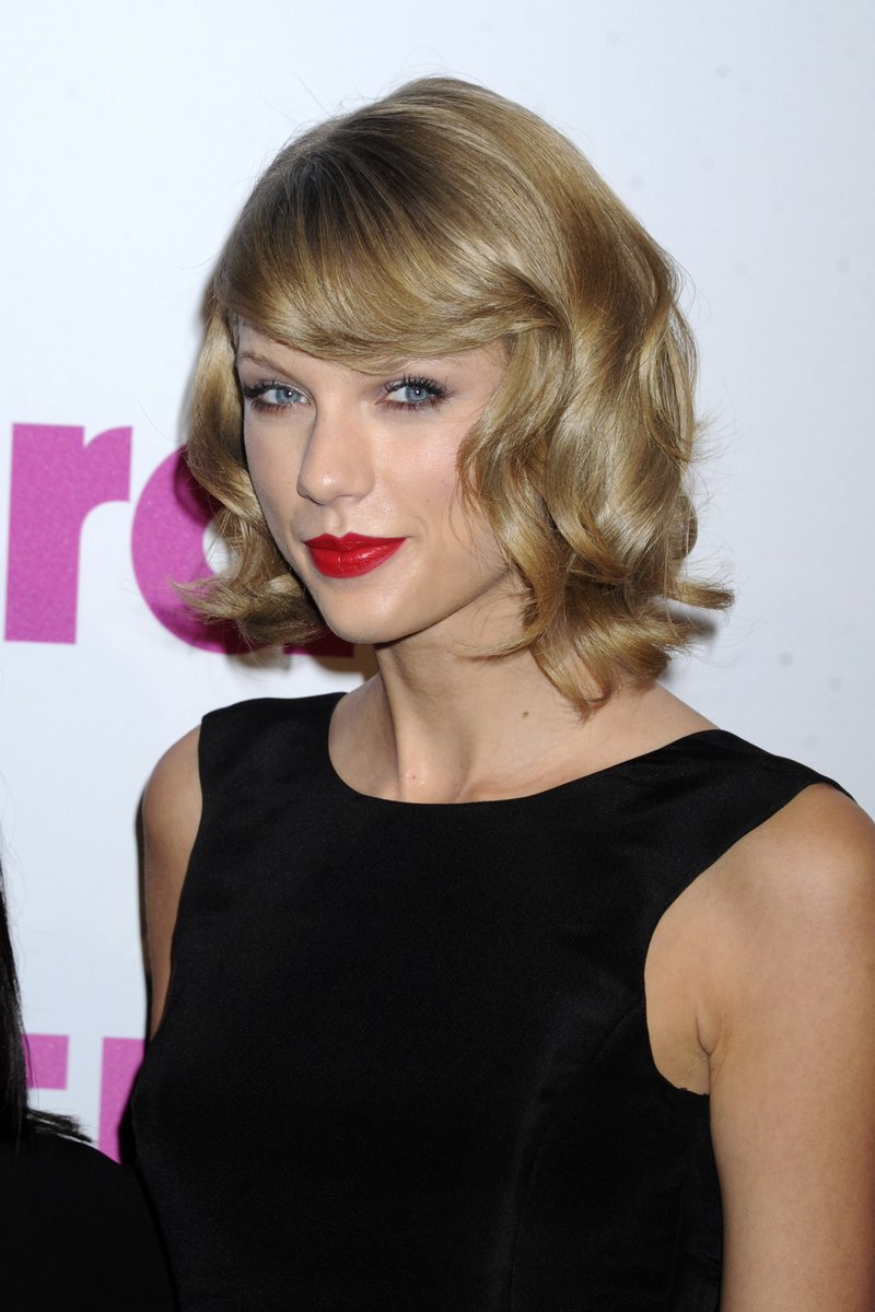 Taylor Swift at 2014 Billboard Women in Music Luncheon — photo 261