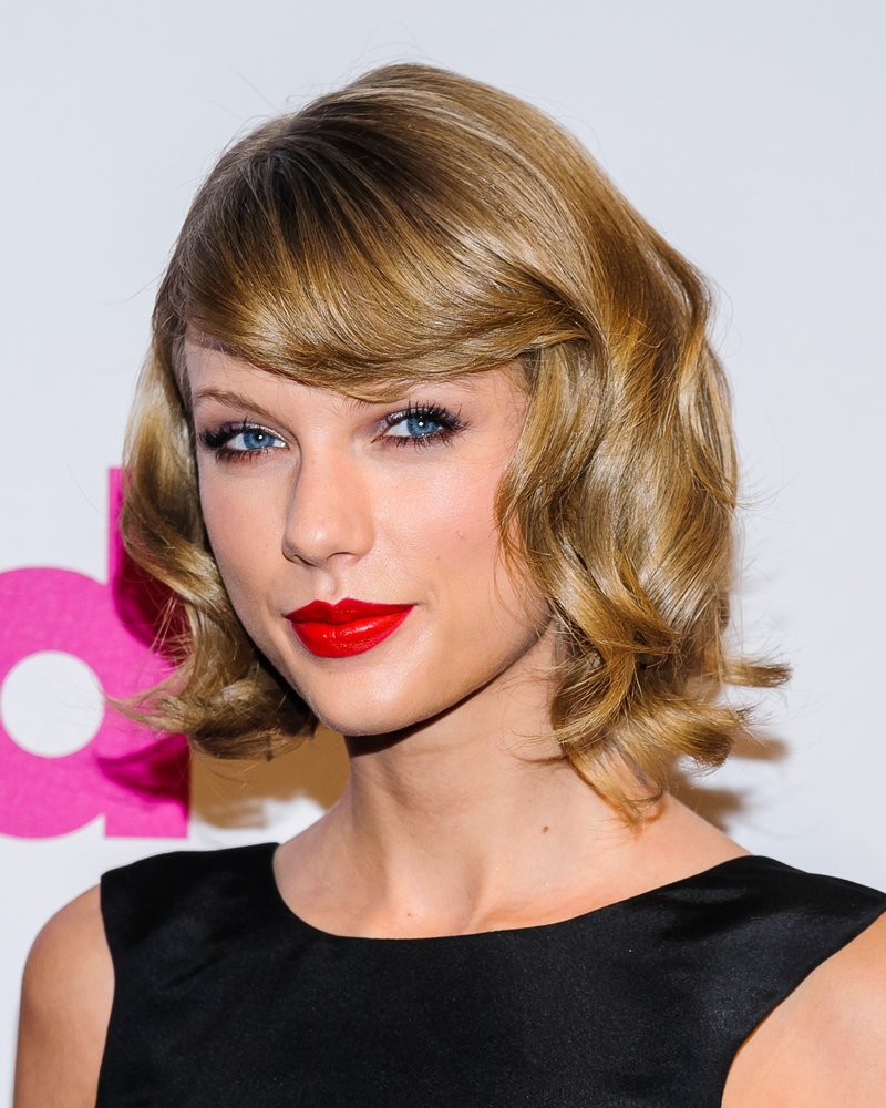 Taylor Swift at 2014 Billboard Women in Music Luncheon — photo 262