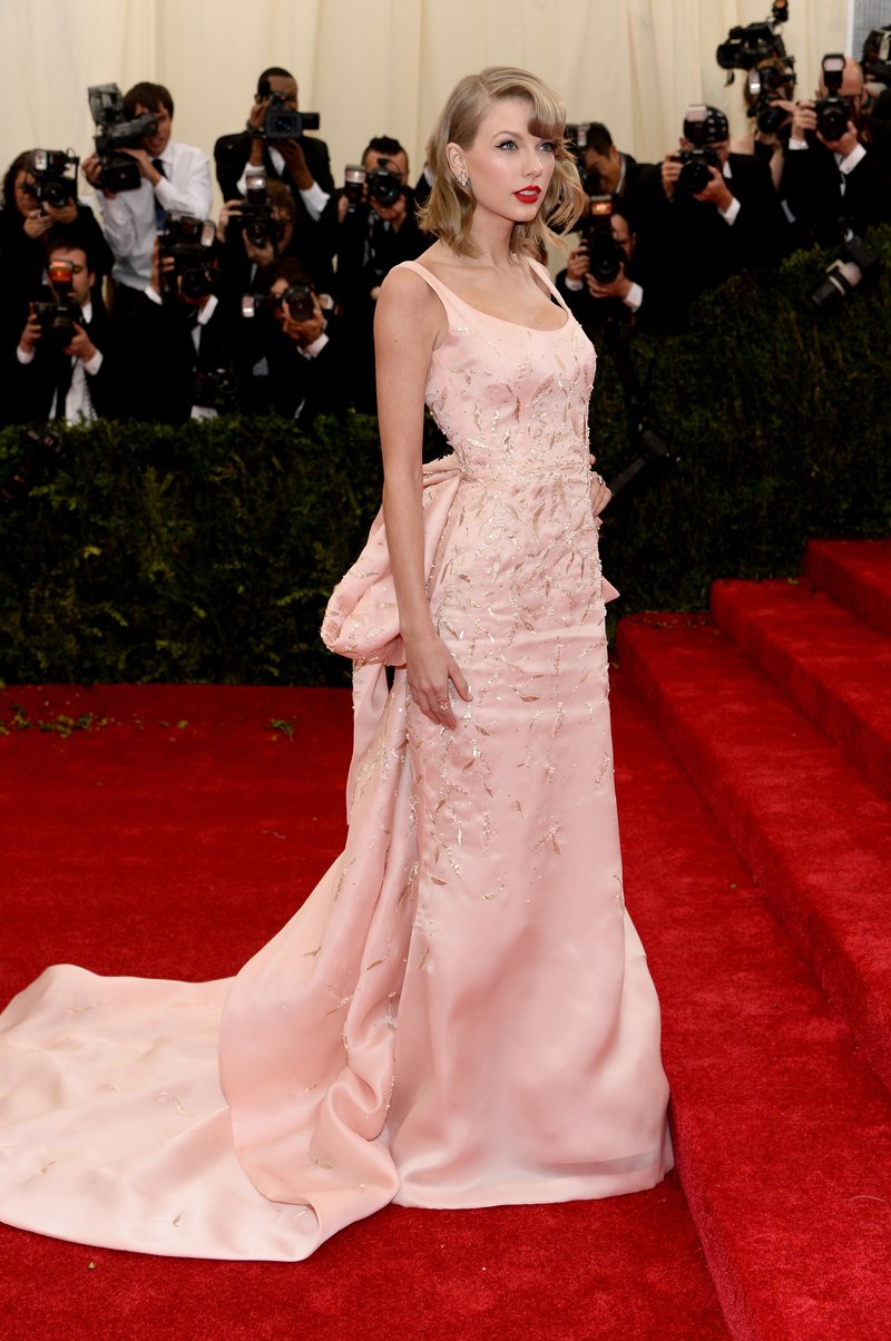 Taylor Swift at "Charles James: Beyond Fashion" Costume Institute Gala — photo 8