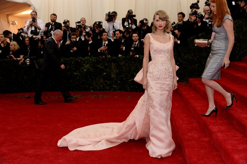 Taylor Swift at "Charles James: Beyond Fashion" Costume Institute Gala — photo 11