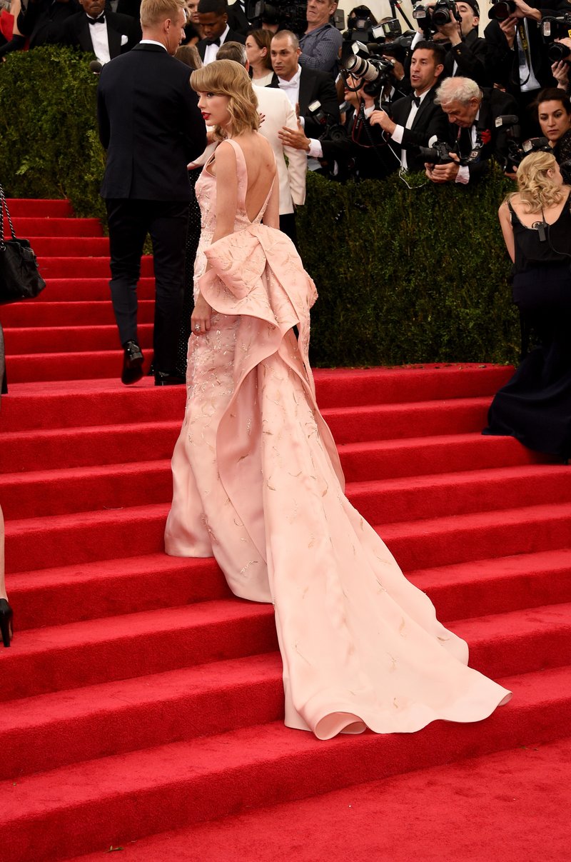 Taylor Swift at "Charles James: Beyond Fashion" Costume Institute Gala — photo 13