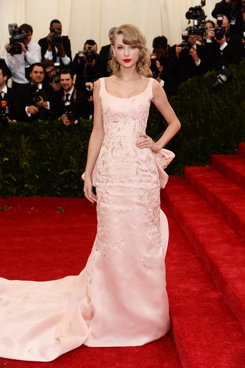 Taylor Swift at "Charles James: Beyond Fashion" Costume Institute Gala — photo 15