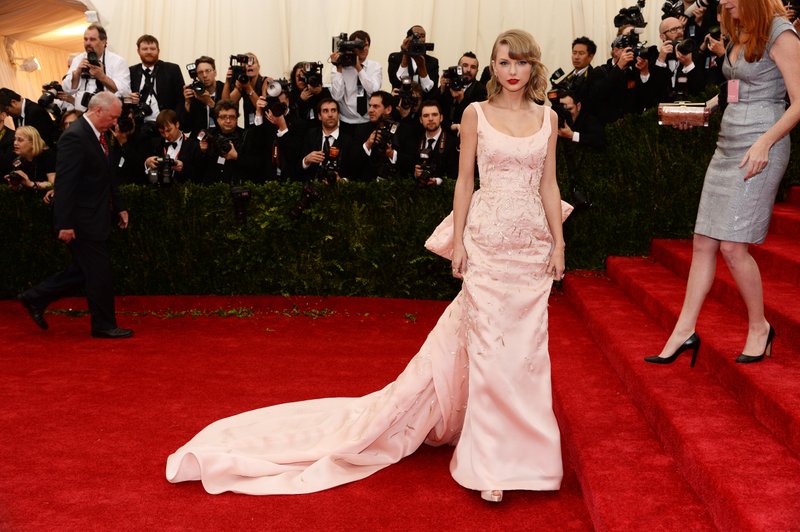 Taylor Swift at "Charles James: Beyond Fashion" Costume Institute Gala — photo 16