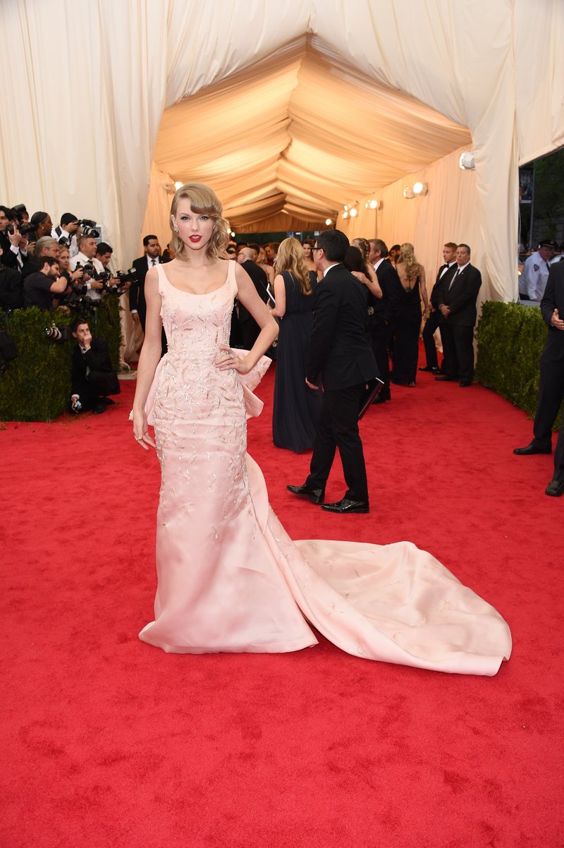 Taylor Swift at "Charles James: Beyond Fashion" Costume Institute Gala — photo 18