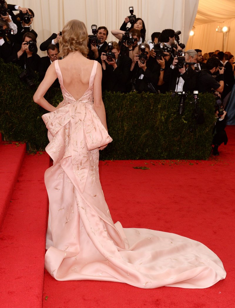 Taylor Swift at "Charles James: Beyond Fashion" Costume Institute Gala — photo 24