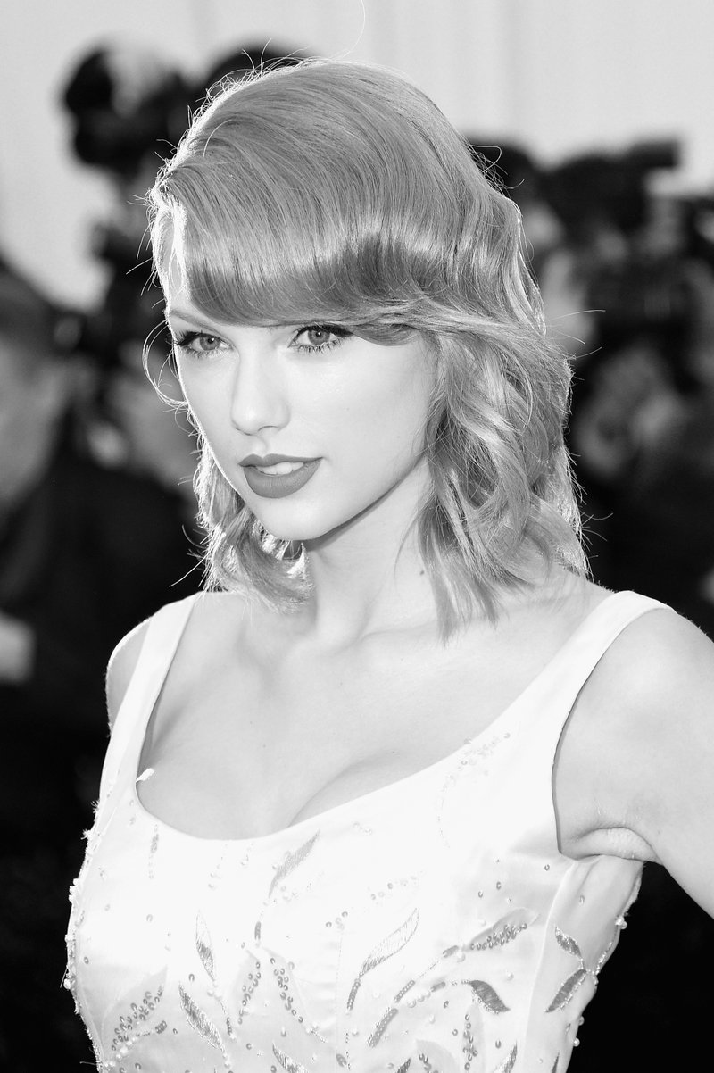Taylor Swift at "Charles James: Beyond Fashion" Costume Institute Gala — photo 27