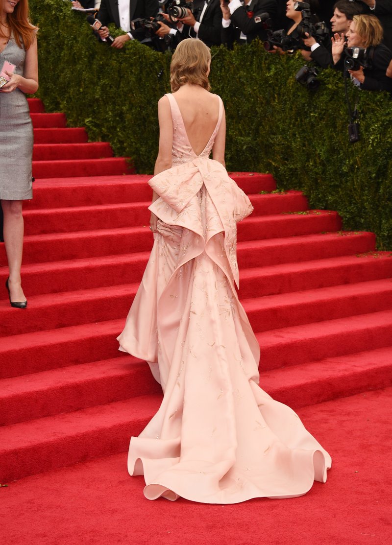 Taylor Swift at "Charles James: Beyond Fashion" Costume Institute Gala — photo 35