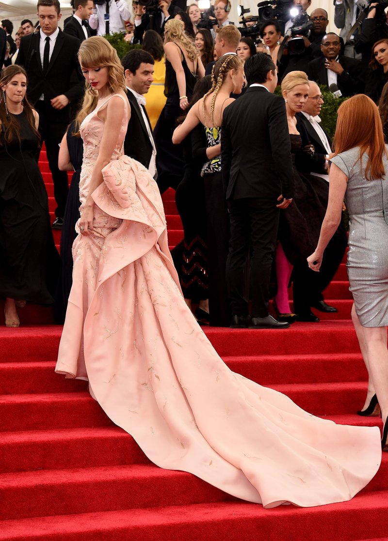 Taylor Swift at "Charles James: Beyond Fashion" Costume Institute Gala — photo 36